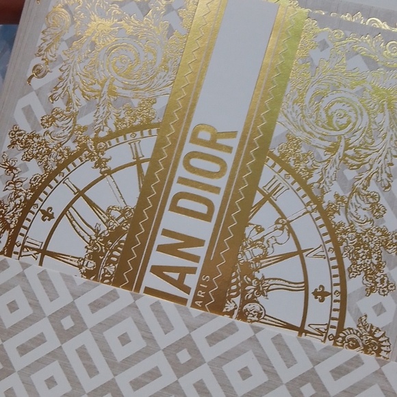 Christian Dior Gold and White Stationery Set - Picture 8 of 10